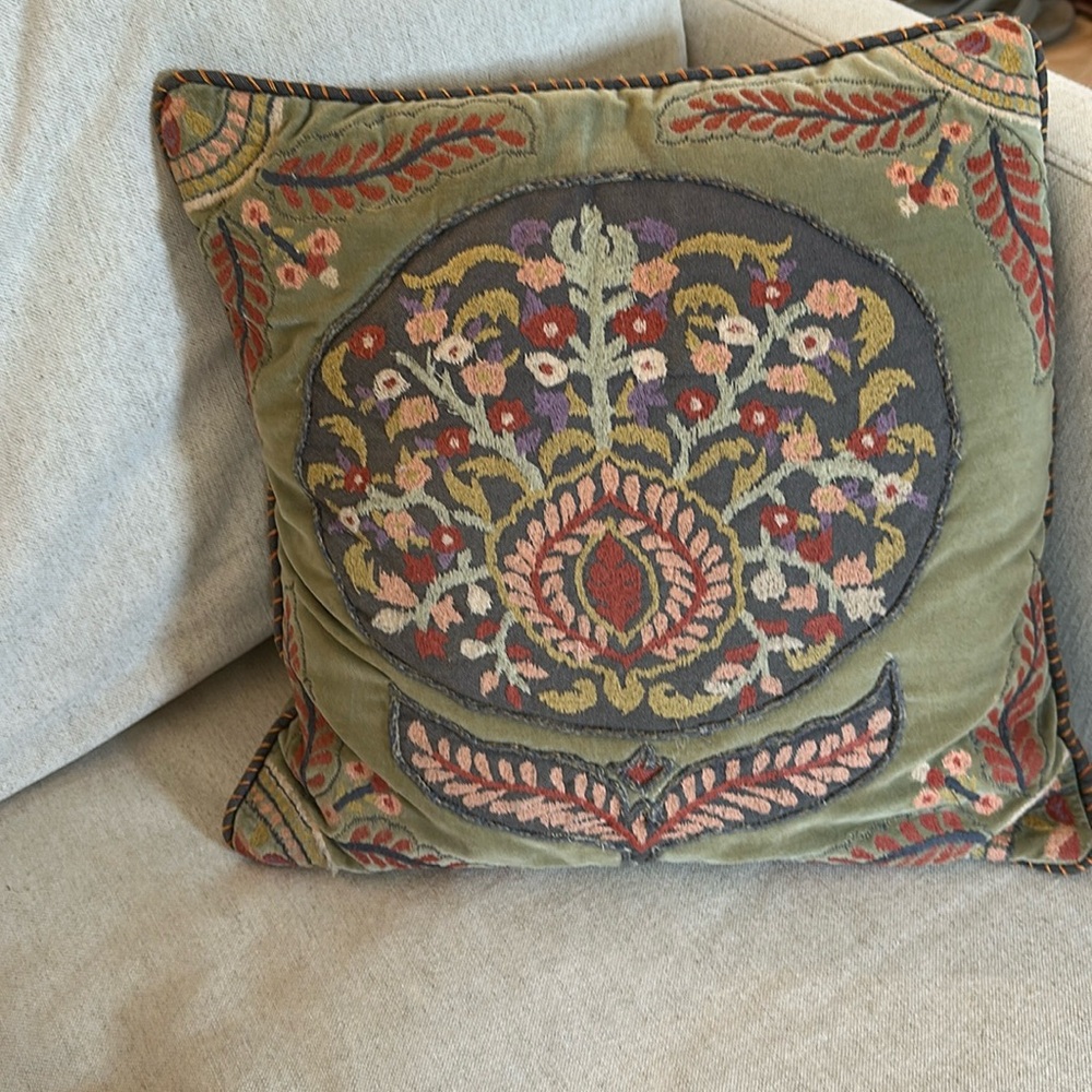 World market Decorative pillow